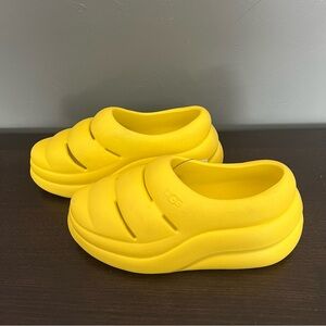 UGG Sport Yeah Clog Slip On Women's Size 8 Canary Yellow